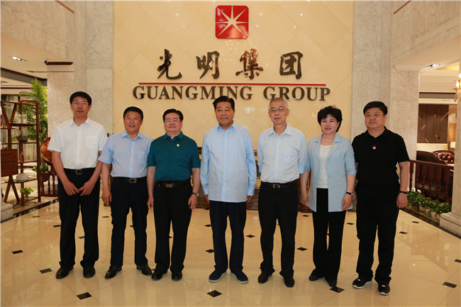 賈慶林視察光明集團