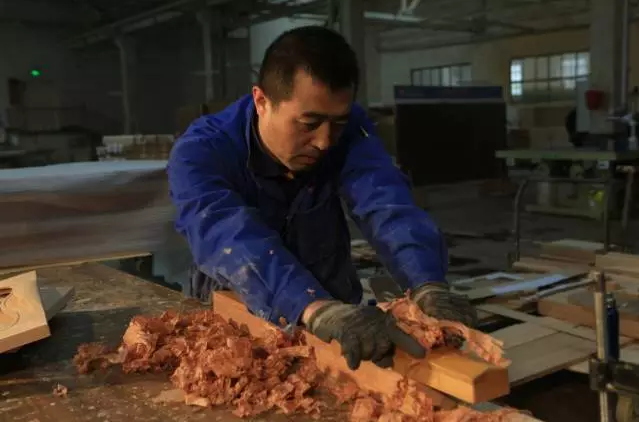 實木家具匠心工藝，傳承經(jīng)典締造品質(zhì)