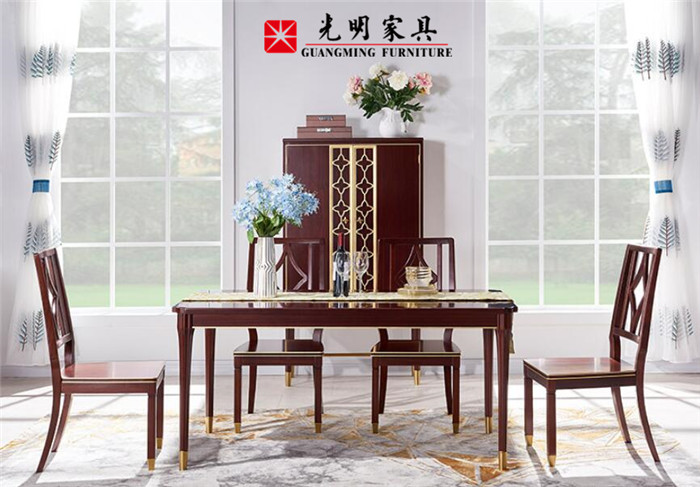 方圓之間盡顯親情，優(yōu)質(zhì)實(shí)木餐桌